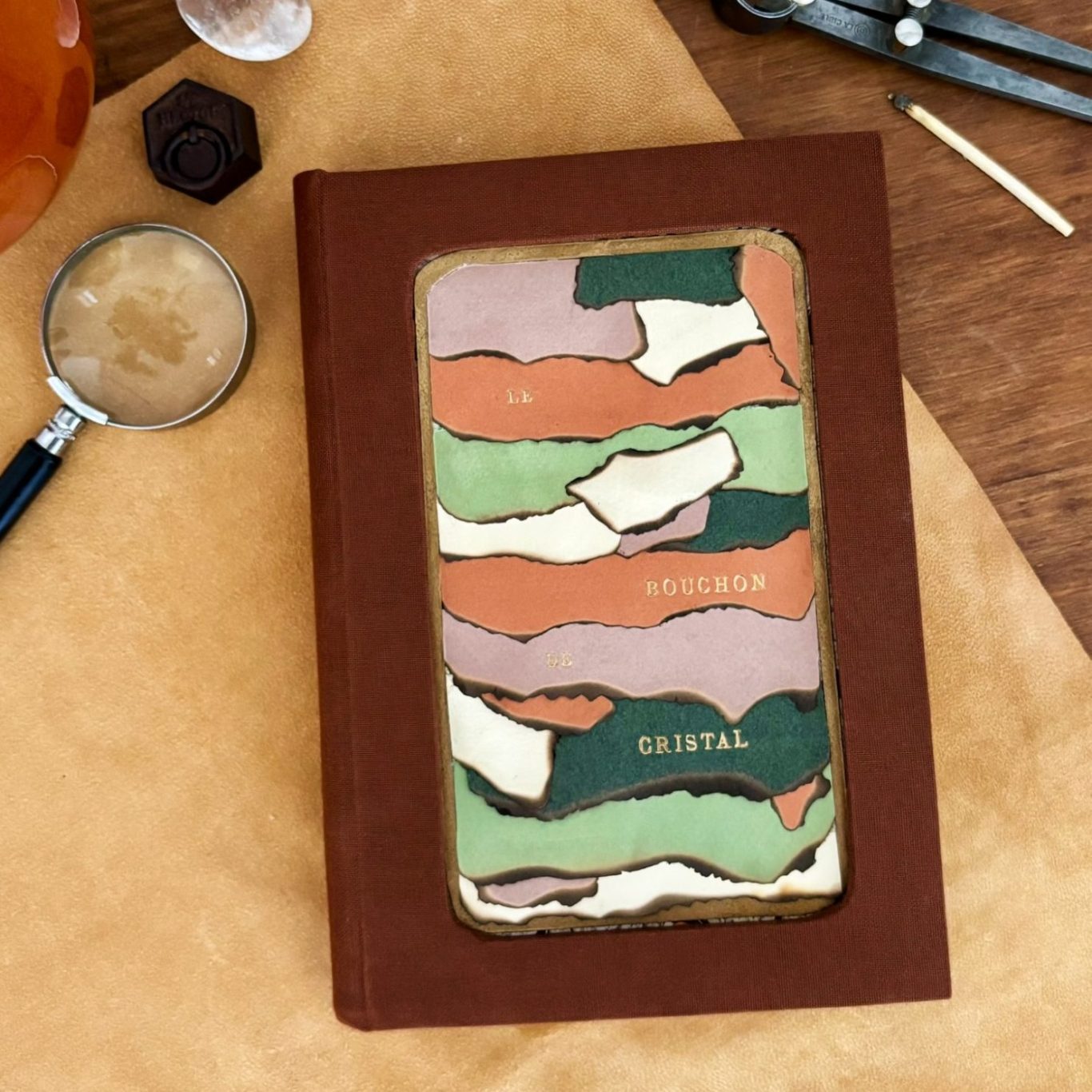 Reliure pleine toile à fenêtre Reliure de création